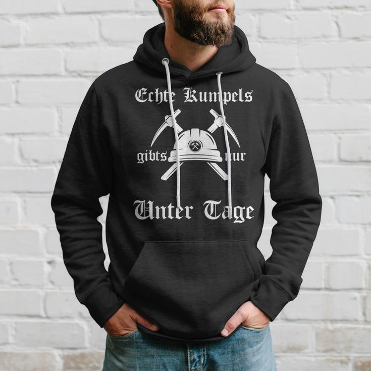 Echte Kumpels Gibts Nur Unter Tage Ruhrpott Text In German Kapuzenpullover Geschenke für Ihn