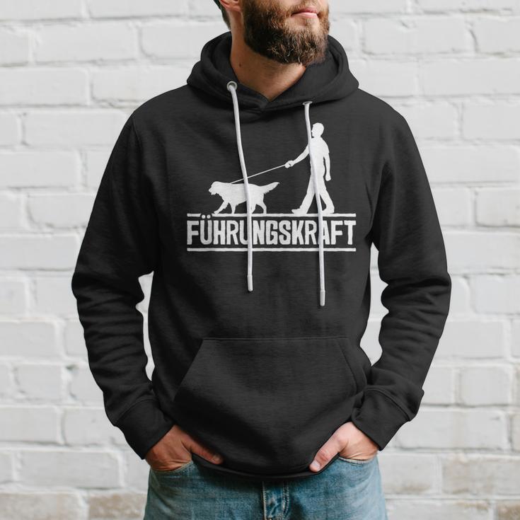 Führungskraft Dog Leading Dog Owner Dog Lover Kapuzenpullover Geschenke für Ihn