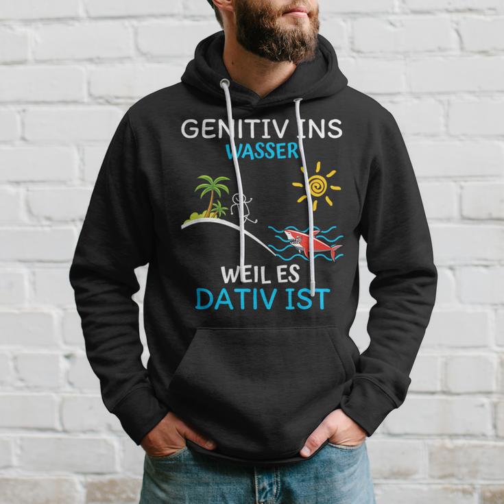 Genitiv Ins Wasser Weil Es Dativ Ist Kapuzenpullover Geschenke für Ihn