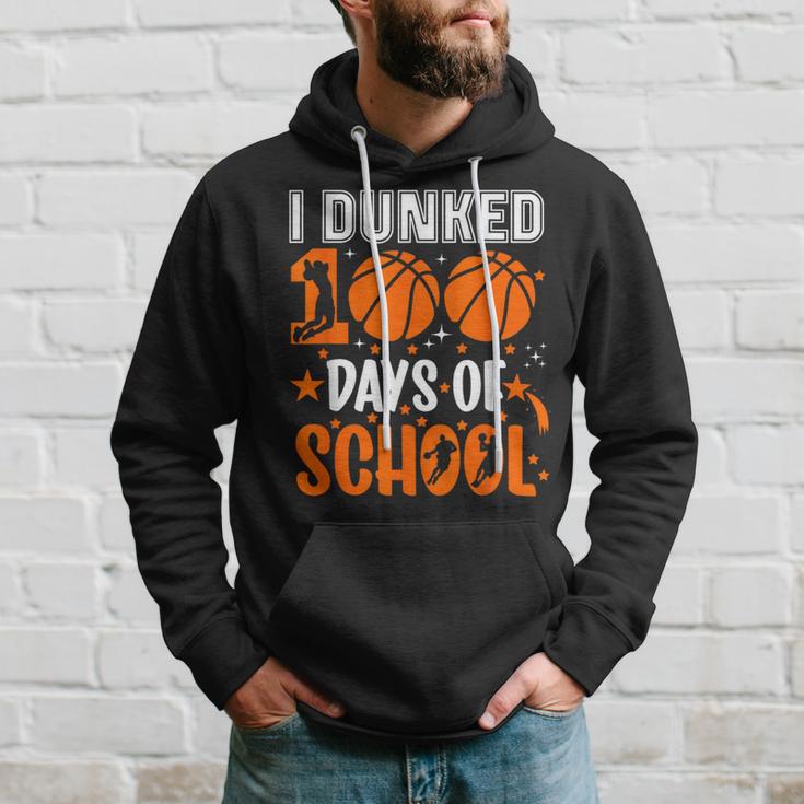 Ich Habe 100 Tage In Der Schule Eingetaucht Basketball 100 Tag Lehrer Kapuzenpullover Geschenke für Ihn