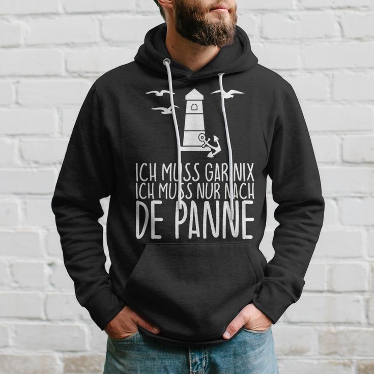 Ich Muss Gar Nix Ich Muss Nur Nach De Panne Kapuzenpullover Geschenke für Ihn