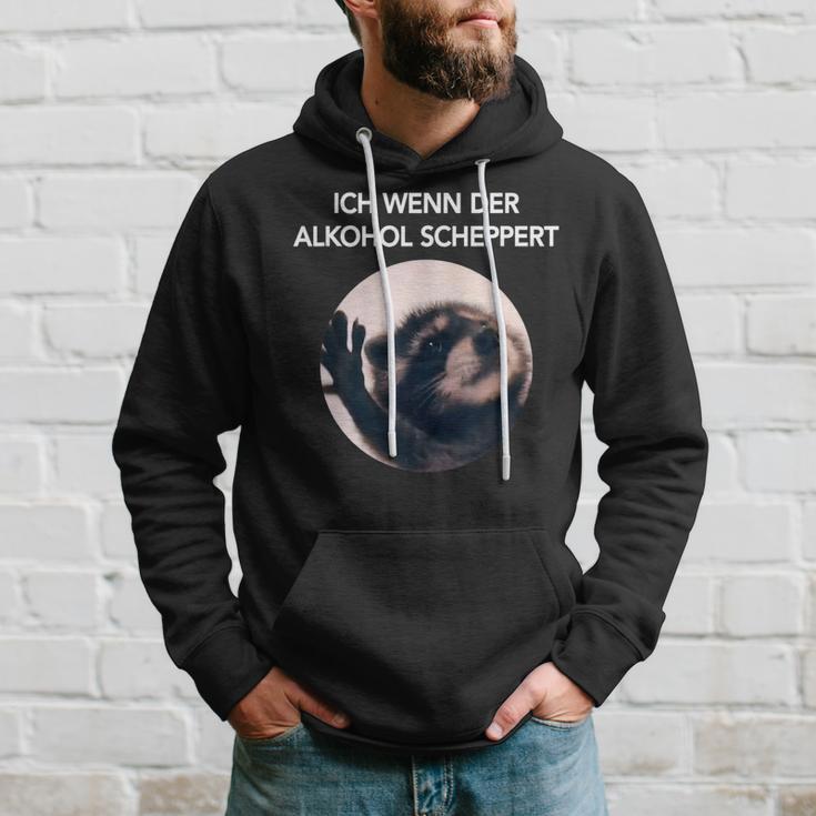 Ich Wenn Der Alkohol Scheppert X Pedro Raccoon Meme Kapuzenpullover Geschenke für Ihn