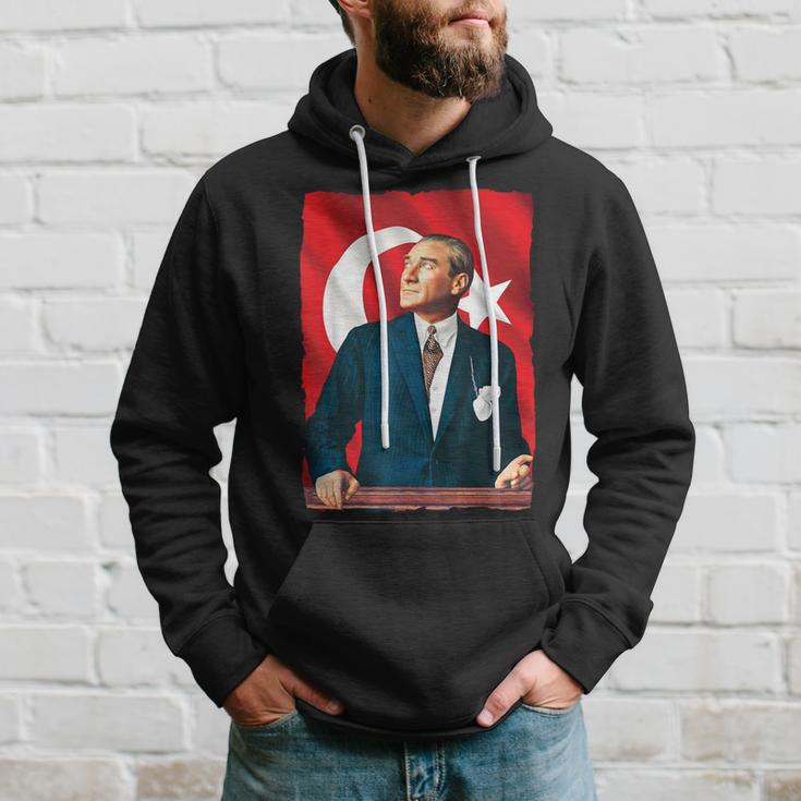 Mustafa Kemal Atatürk And Flag Kapuzenpullover Geschenke für Ihn