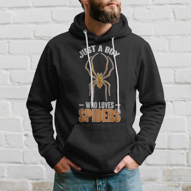 Nur Ein Junge Der Spinnen Liebt Arachnide Spider Kapuzenpullover Geschenke für Ihn