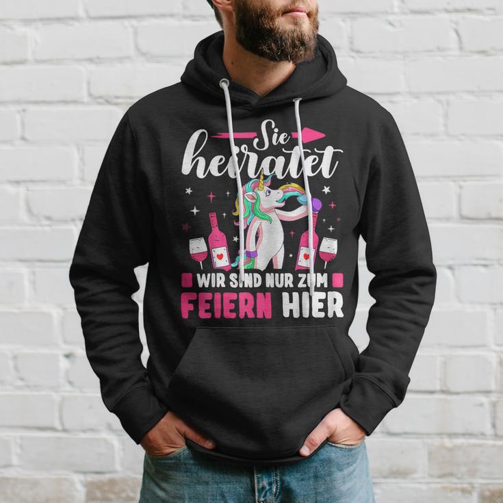 Sie Heiratet Wir Sind Nur Zum Feiern Hier Team Kapuzenpullover Geschenke für Ihn