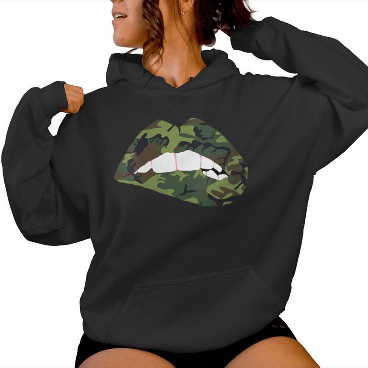 Sweat militaire femme sale