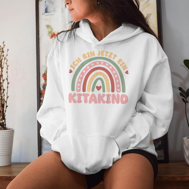 Kinder Ich Bin Jetzt Ein Kitakind 2024 Kita Rainbow Kapuzenpullover für Damen Geschenke für Sie