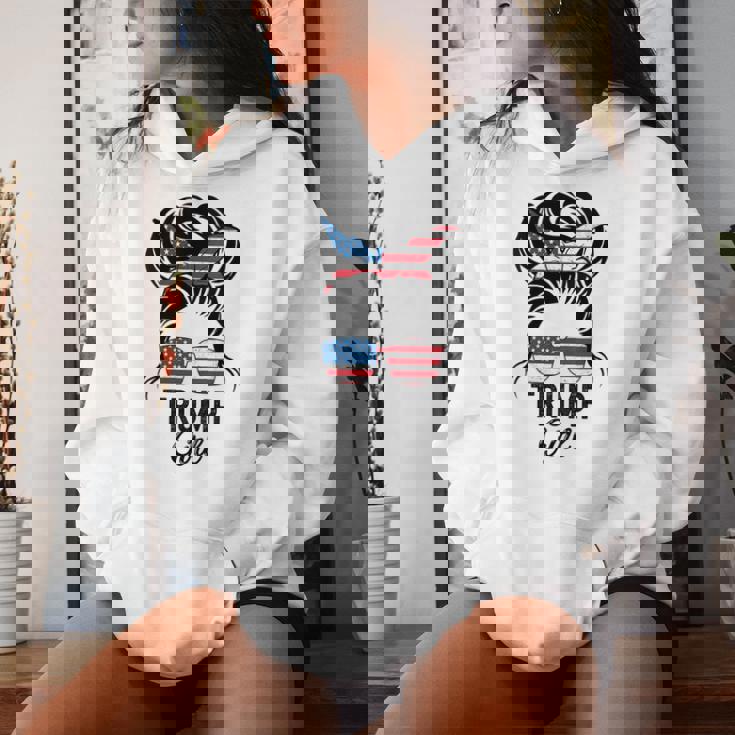 Sí Soy Una Chica De Trump Superarlo Elecciones Trump 2024 Cuello Sudadera con capucha para mujer Regalos para ella