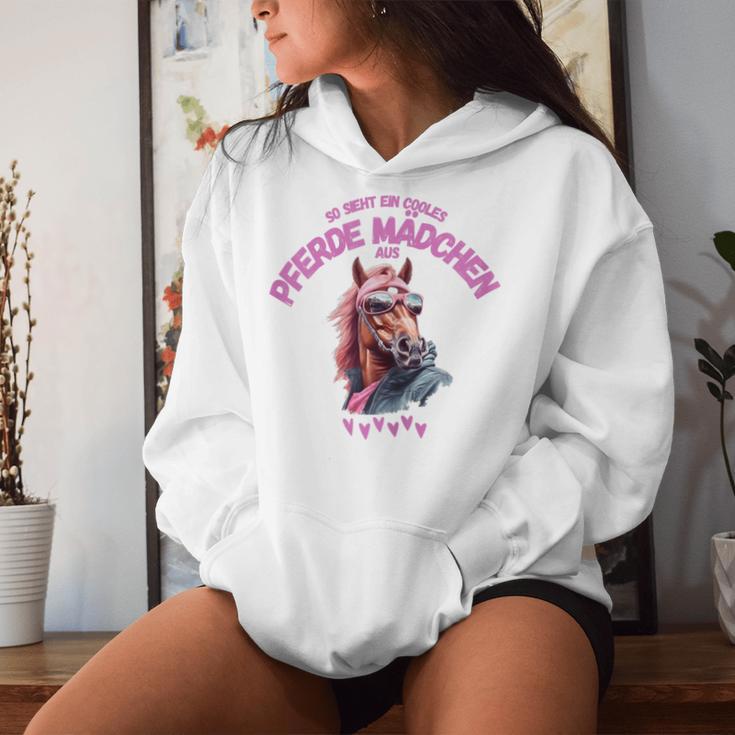 So Sieht Ein Cool Horse Girl So Sieht Ein Cool Horse Girl Kapuzenpullover für Damen Geschenke für Sie