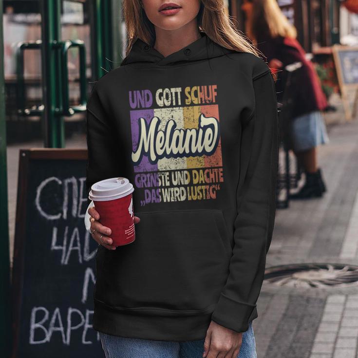 Women's Name Melanie Saying And Gott Schuf Melanie S Kapuzenpullover für Damen Lustige Geschenke