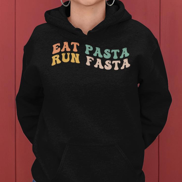 Eat Pasta Run Fasta Spaghetti Lovers Groovy Retro Kapuzenpullover für Damen