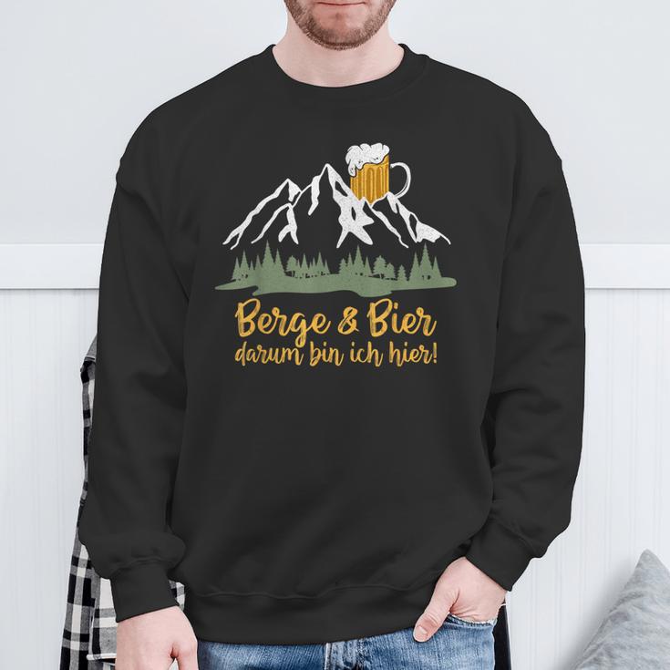 Berge & Bier Darum Bin Ich Hier Sweatshirt Geschenke für alte Männer