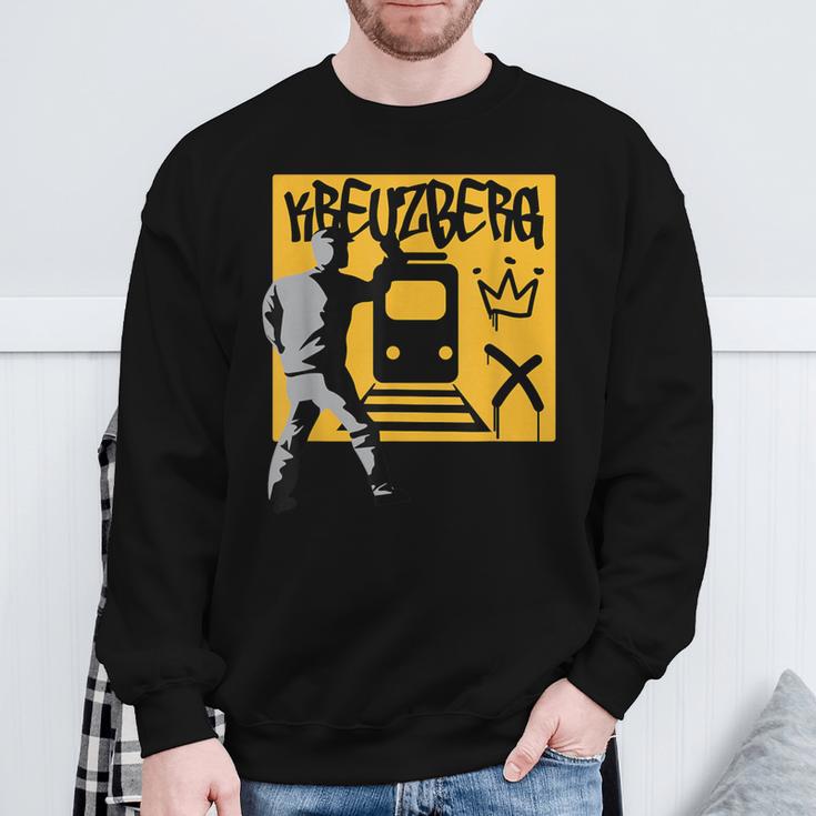 Berlin Kreuzberg Friedrichshain District Graffiti Crown U-Bahn Sweatshirt Geschenke für alte Männer