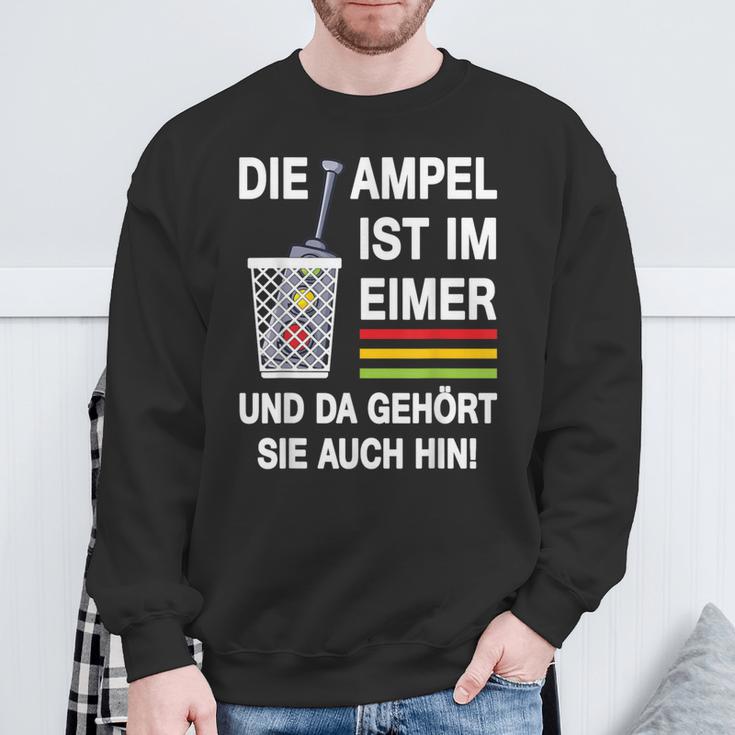 Die Ampel Ist Im Eimer Rücktritt Die Ampel Muss Weg German Sweatshirt Geschenke für alte Männer