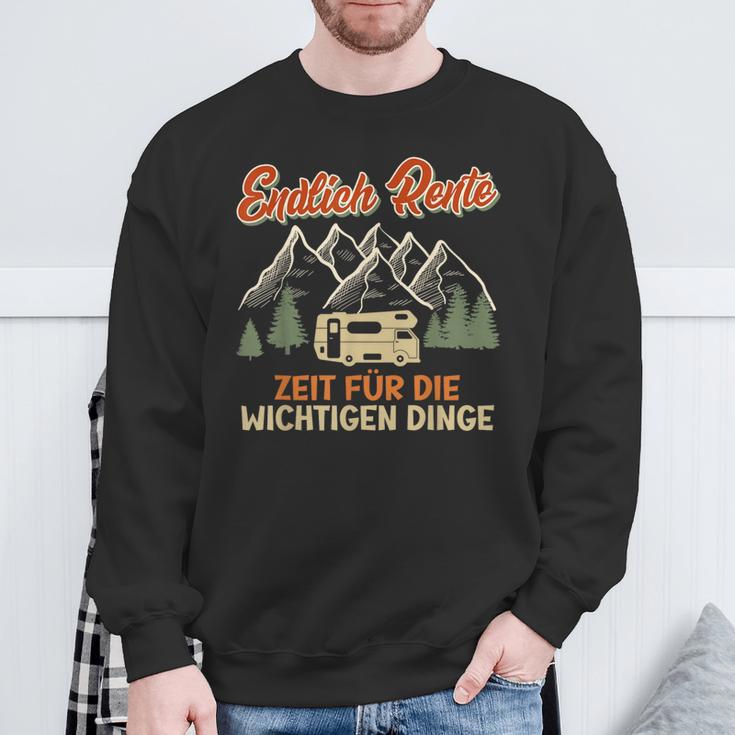 Endlich Rente Zeit Für Die Wichtigen Dinge Rentner German Sweatshirt Geschenke für alte Männer