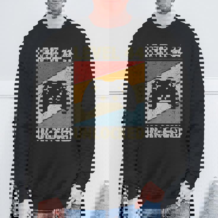 Level 44 Unlocked Video Gamer 44Th Birthday Vintage Sweatshirt Gifts for Old Men