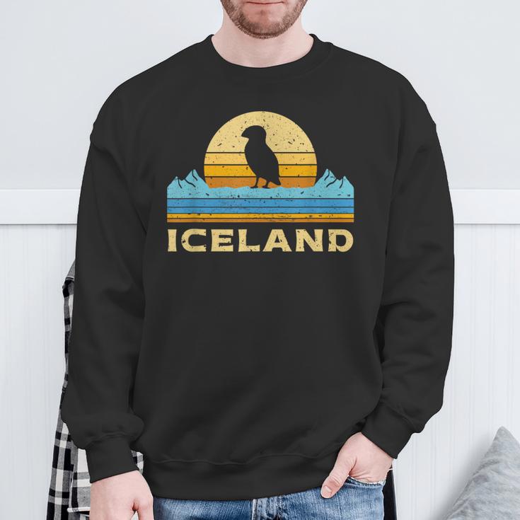 Retro Island Puffin Icelandic Bird Puffin Sweatshirt Geschenke für alte Männer