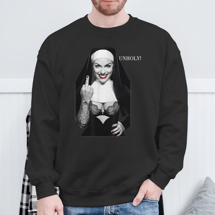 Sexy Nun Middle Finger Sweatshirt Geschenke für alte Männer