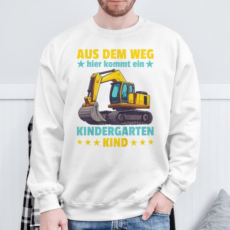 Children's Aus Dem Weg Hier Kommt Ein Kindergartenkind Digger Sweatshirt Geschenke für alte Männer