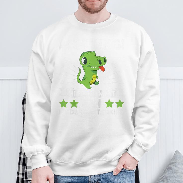 Children's Dino Achtung Hier Kommt Ein Kindergartenkind Kindergarten Kindergarten Sweatshirt Geschenke für alte Männer