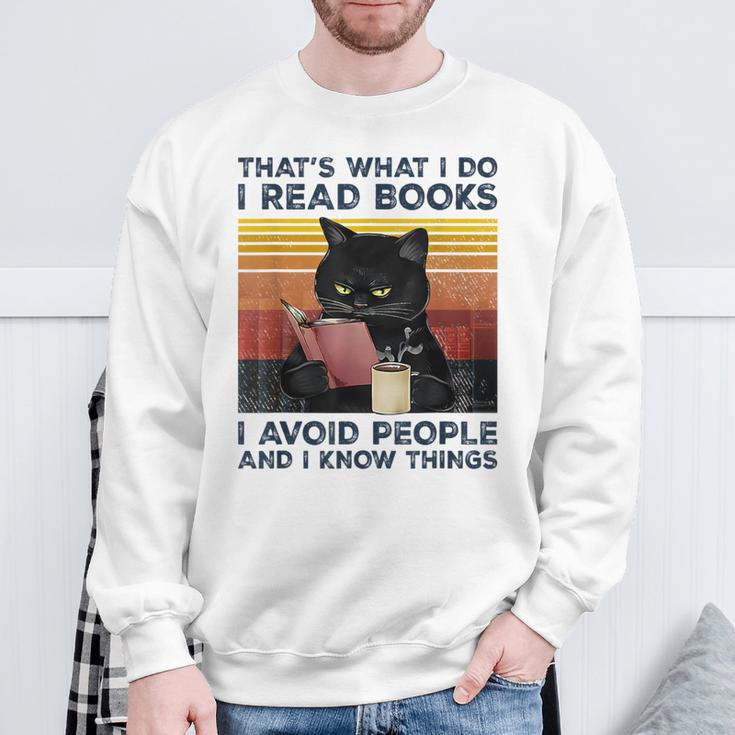 Das Ist Was Ich Mache Ich Lese Books Ich Meide Leute Ich Weiß Dinge Sweatshirt Geschenke für alte Männer