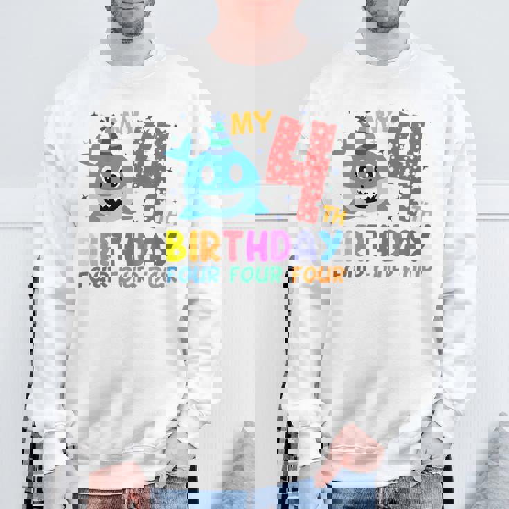 Niños My 4Th Birthday Diseño De Tiburón Para Niños Camisa de entrenamiento Regalos para ancianos