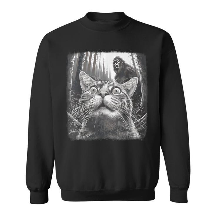 Surprised Scared Cat Selfie With Sasquatsch Bigfoot 0D4erf Men's T