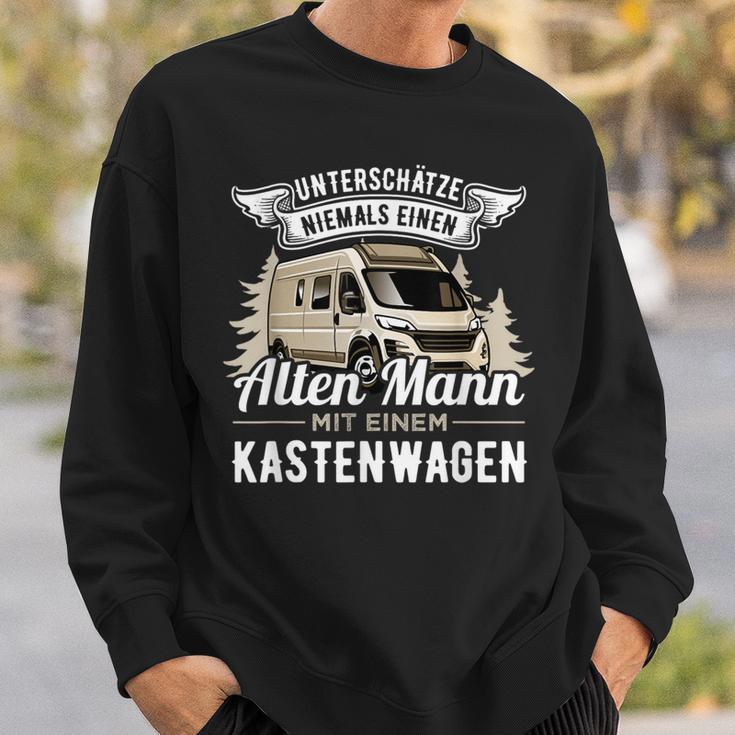 With Camper Underschatz Niemals Eine Alte Mann Mit Boxan Sweatshirt Geschenke für Ihn