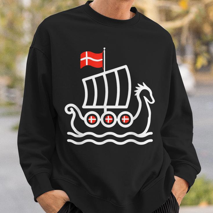 Denmark Flag Dragon Boat Dragon Headiking Ship Sweatshirt Geschenke für Ihn