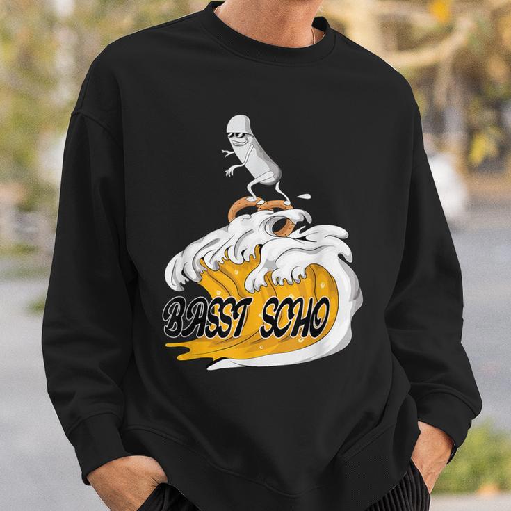 Hefeweizen Welle Mit Surfende Weißwurst Basst Scho Pretzel Sweatshirt Geschenke für Ihn