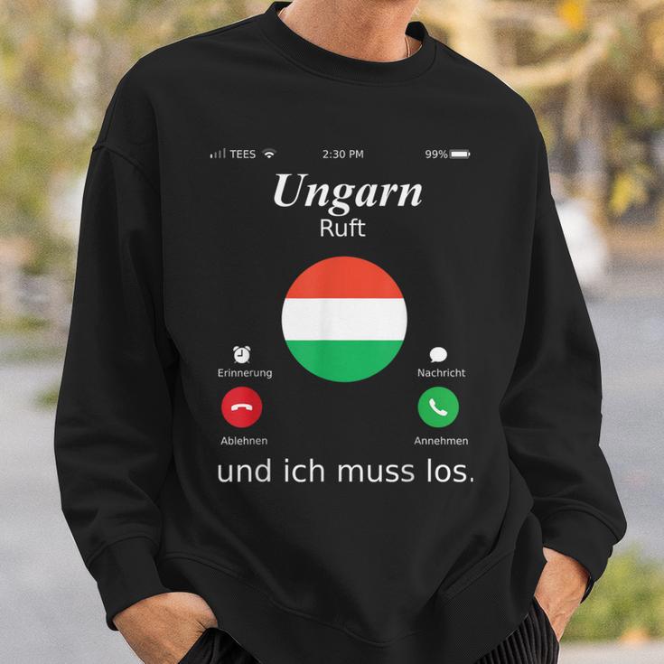 With Hungary Ruft Und Ich Muss Los Hungary Flag Sweatshirt Geschenke für Ihn