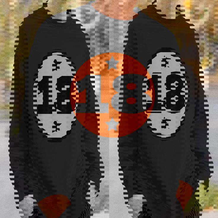 Numero 18 Diciotto Sport Arancione Nero Età Compleanno Retro Felpa Regalos para él
