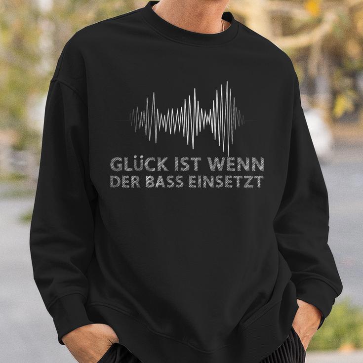 Techno Rave Hardtekk Glück Ist Wenn Der Bass Einsetzt Sweatshirt Geschenke für Ihn