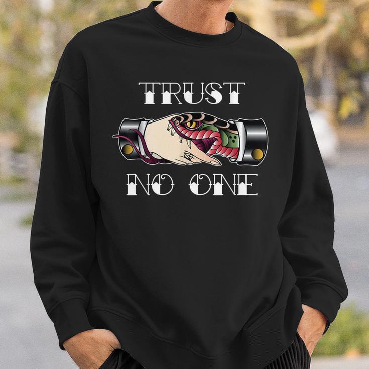 Trust No Oneintage Snake Handshake Sweatshirt Geschenke für Ihn