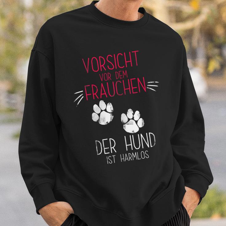 Vorsichtor Dem Frauchen Der Hund Ist Harmlos Gassi Sweatshirt Geschenke für Ihn