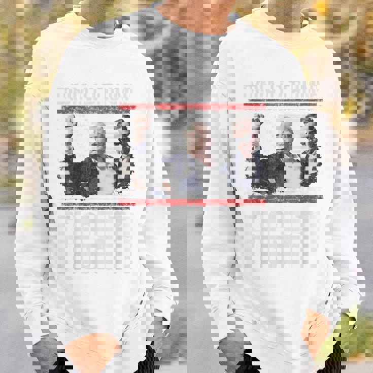 Bomba De Puño De Donald Trump Luchamos Contra La Bandera Estadounidense Trump 2024 Manga Larga Camisa de entrenamiento Regalos para él