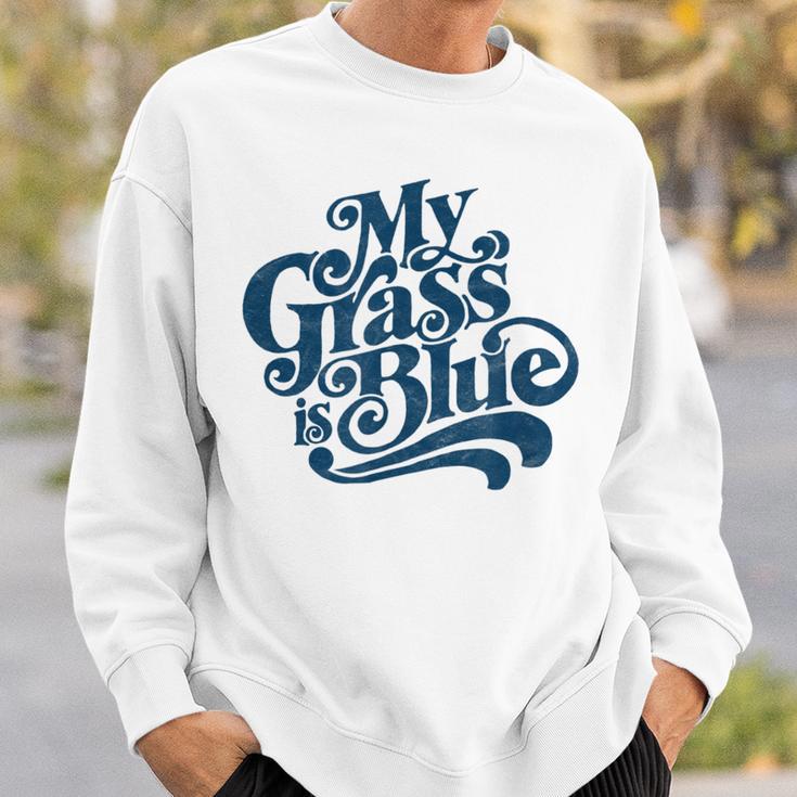 My Grass Is Blueintage Bluegrass Hand Lettering Retro Sweatshirt Geschenke für Ihn