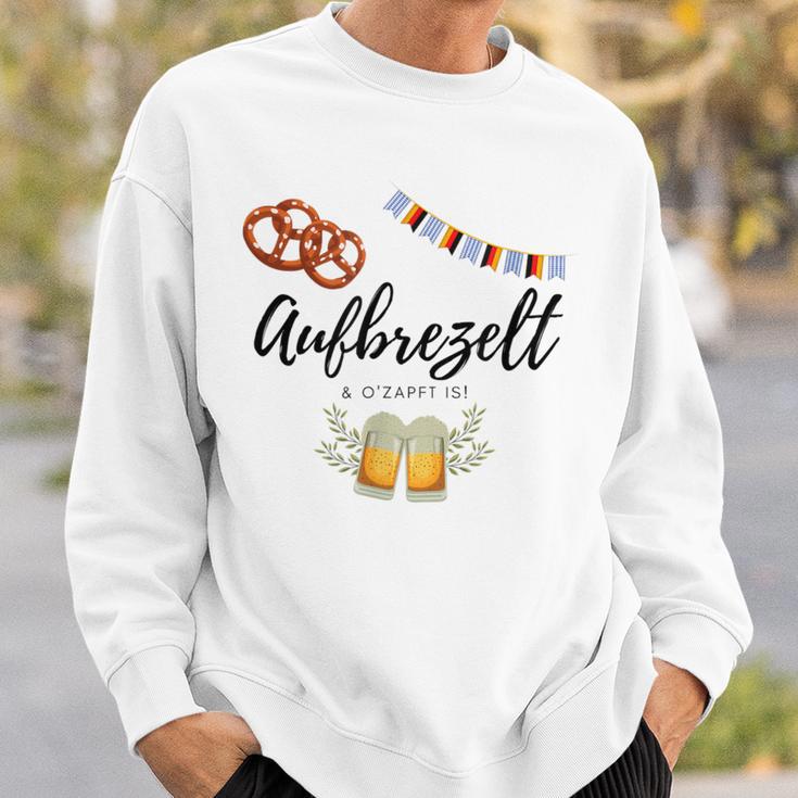 Oktoberfest Wiesn Saying Aufbrezel& O'zapft Is Sweatshirt Geschenke für Ihn