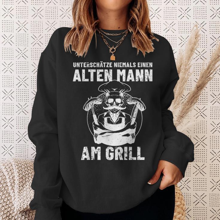 Grillen Unterschatze Niemal Ein Alten Mann Mit Grill S Sweatshirt Geschenke für Sie