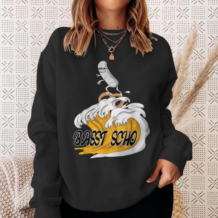 Hefeweizen Welle Mit Surfende Weißwurst Basst Scho Pretzel Sweatshirt Geschenke für Sie