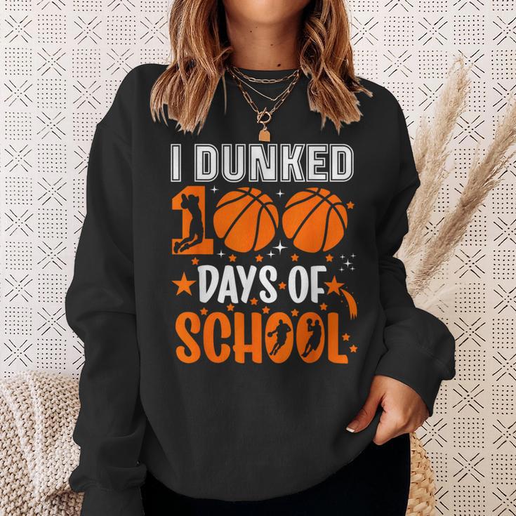 Ich Habe 100 Tage In Der Schule Eingetaucht Basketball 100 Tag Lehrer Sweatshirt Geschenke für Sie