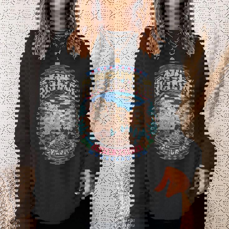 Mount Rushmore South Dakota Retro 80S Mt Rushmore Souvenir Sweatshirt Gifts for Her