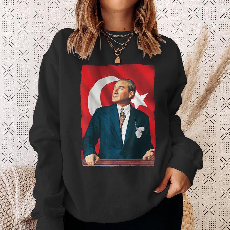 Mustafa Kemal Atatürk And Flag Sweatshirt Geschenke für Sie