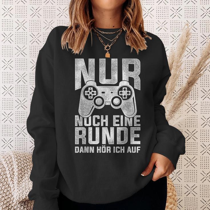 Nur Noch Eine Runde Dann Hör Ich Auf Gamer Gocker Sweatshirt Geschenke für Sie