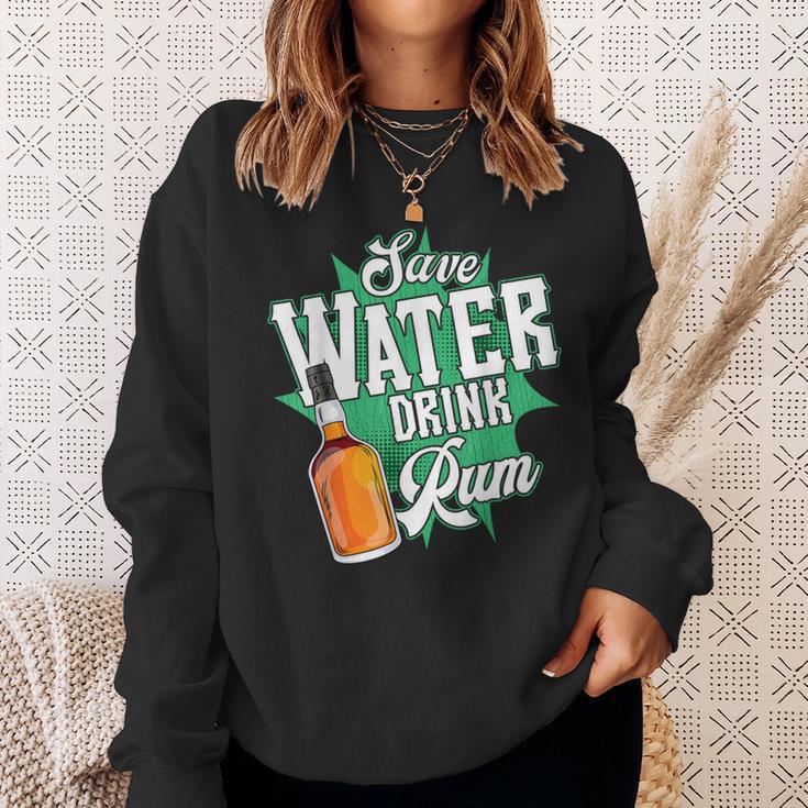 Save Water Drink Rum Sweatshirt Geschenke für Sie