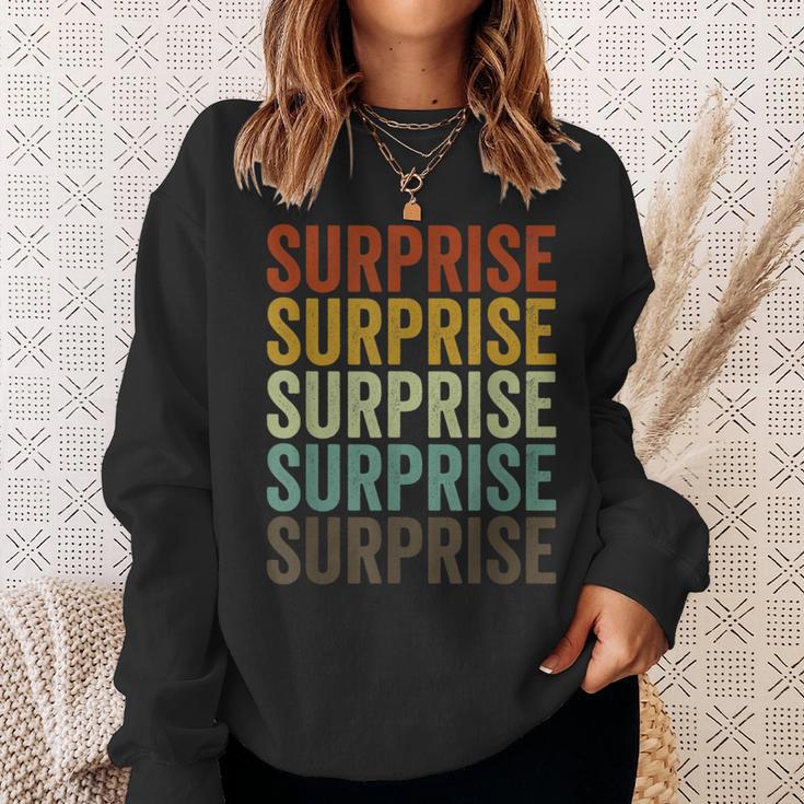 Surprise City Retro Sweatshirt Geschenke für Sie