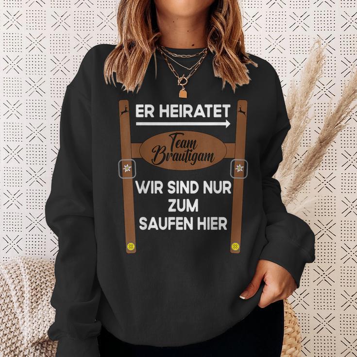 With Team Bridetigam Her Heiratet In Tracht Poltern Jga Sweatshirt Geschenke für Sie