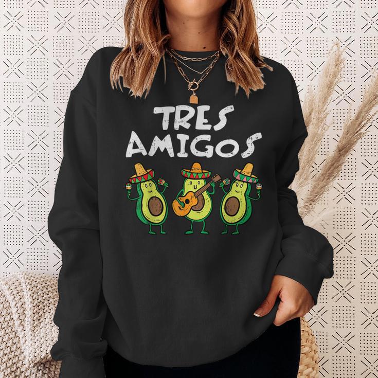 Tres Amigos Avocados Guac Cinco De Mayo Fiesta Mexicanegan Sweatshirt Geschenke für Sie