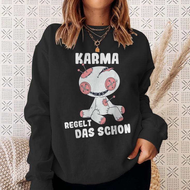 Voodoo Doll Sarcasm Karma Regelt Das Schon Sweatshirt Geschenke für Sie