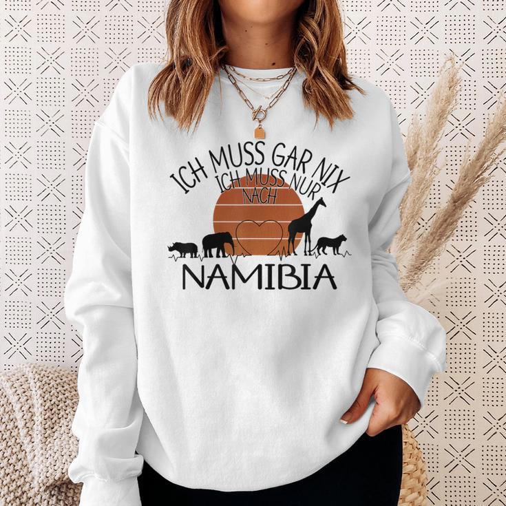 Ich Muss Gar Nix Ich Muss Nur Nach Namibia Gray Sweatshirt Geschenke für Sie